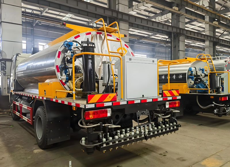 dongfeng-6cbm-liquid-asphalt-tank-truck-5