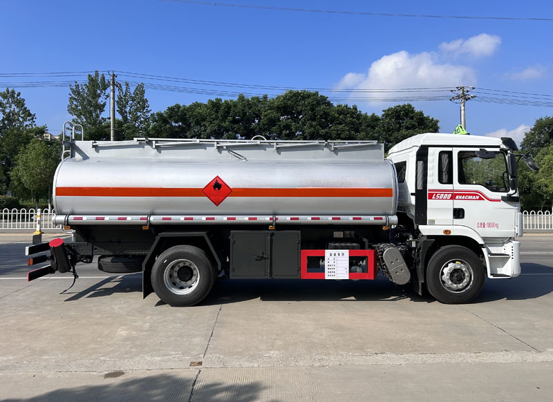 shacman15cbm-mobile-refueling-truck-3