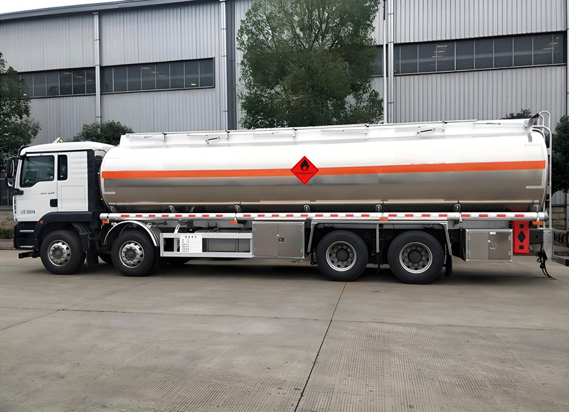 sinotruk-27cbm-chemical-aluminum-alloy-tanker-truck-2