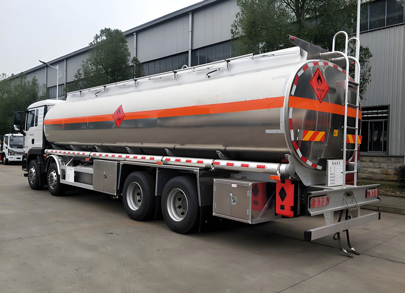 sinotruk-27cbm-chemical-aluminum-alloy-tanker-truck-3