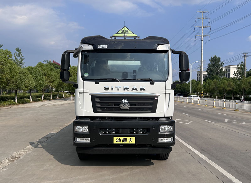 sinotruk-8x4-27