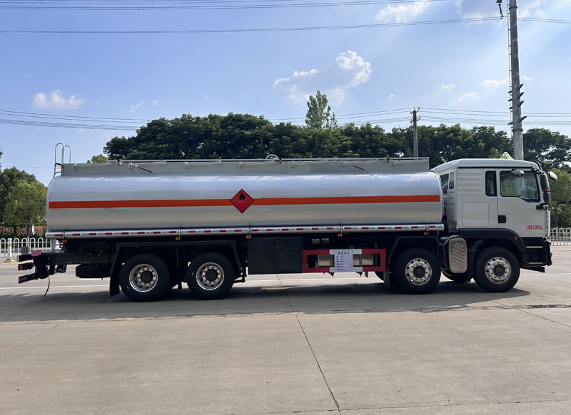 sinotruk-8x4-27