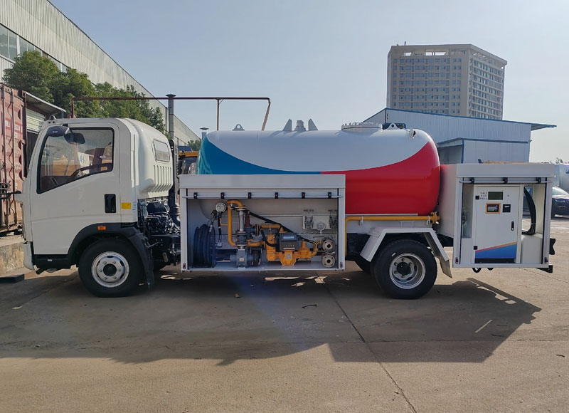 8cbm-lpg-delivery-truck-3