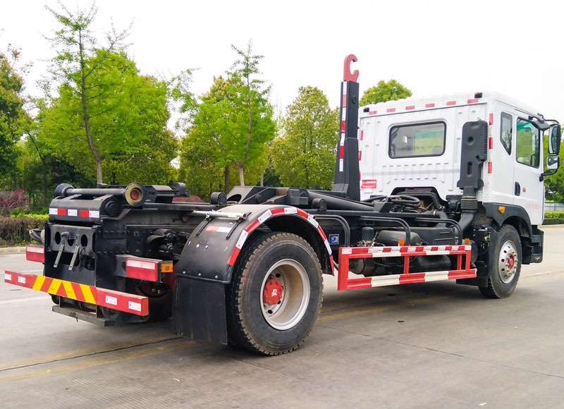 dongfeng-hook-arm-garbage-truck-5