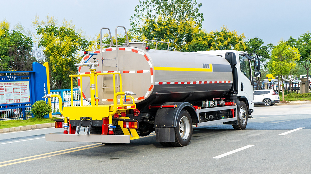 construction-water-tanker