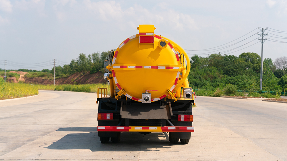 howo-combination-sewer-cleaning-truck