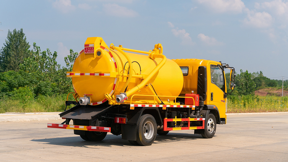 howo-septic-tank-cleaning-trucks-for-sale