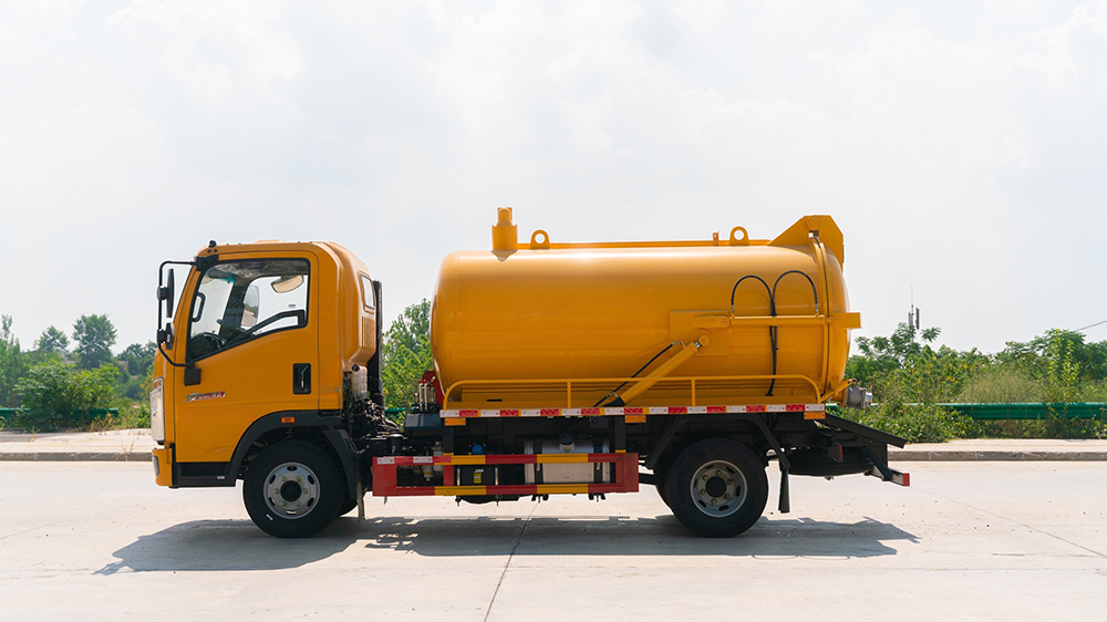 howo-sewage-truck-price