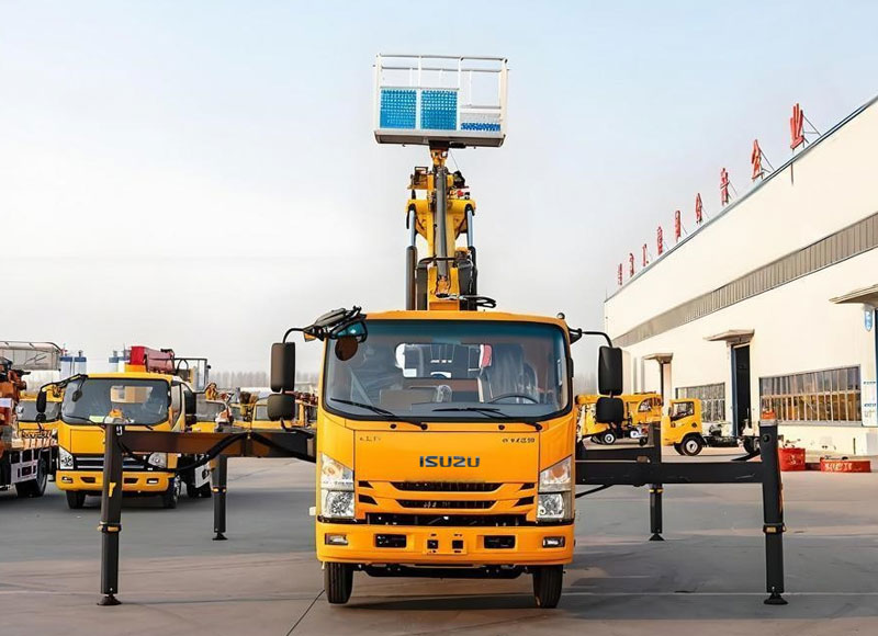 isuzu-28m-aerial-platform-trucks-1