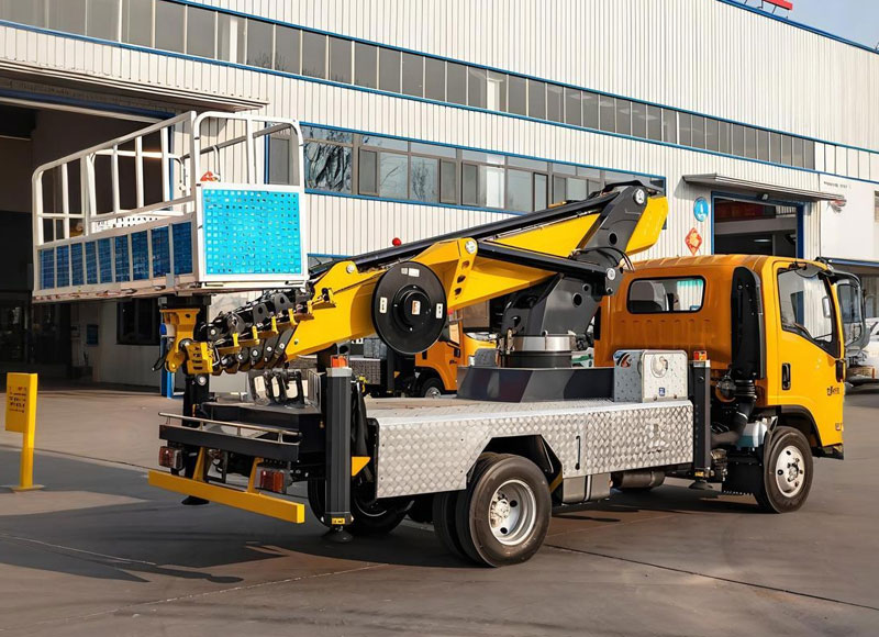 isuzu-28m-aerial-platform-trucks-5