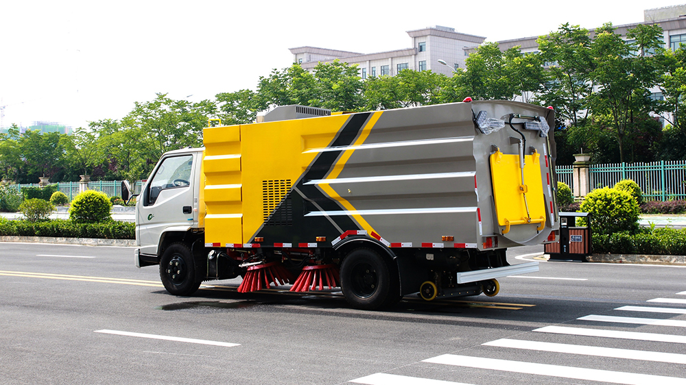 jmc-street-cleaner-truck