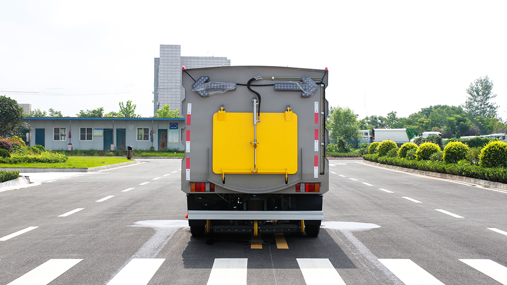 jmc-street-sweeper-truck