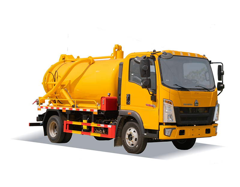 Sinotruk HOWO 4.5CBM Sewage Suction Truck