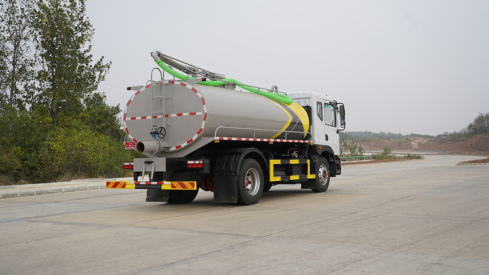 sewage-cleaning-tanker