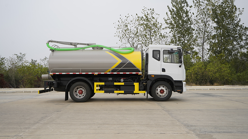 sewage-collection-truck