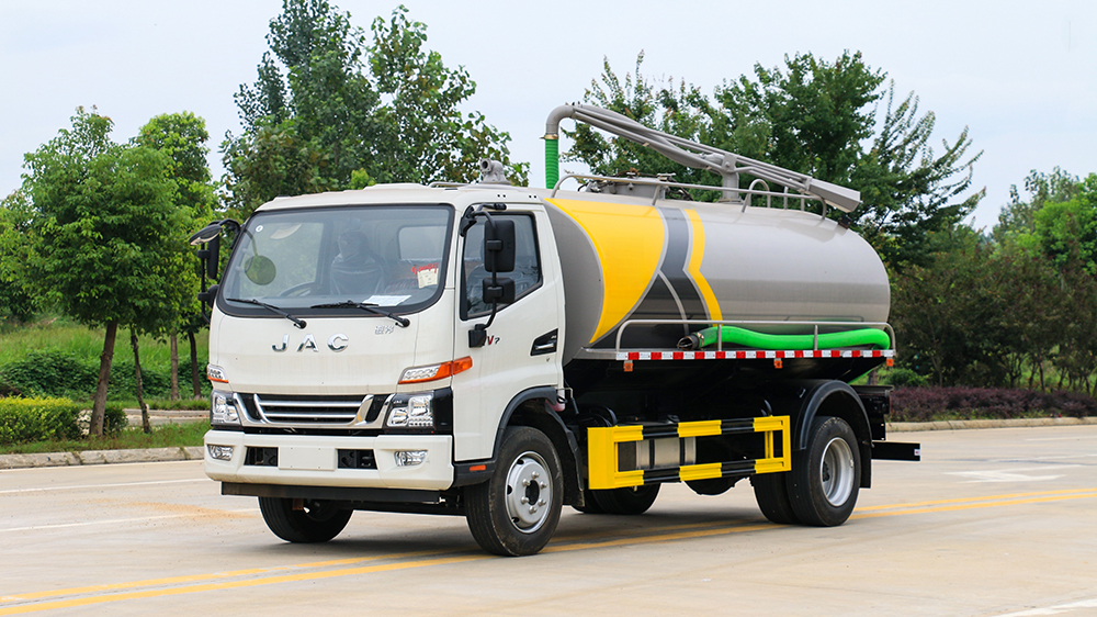 vacuum-sewage-truck