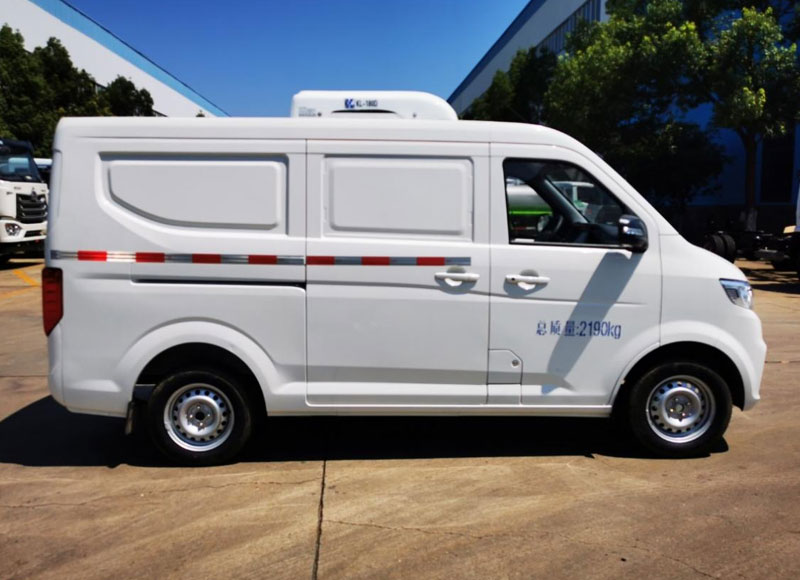 changan-commercial-refrigerated-van-3