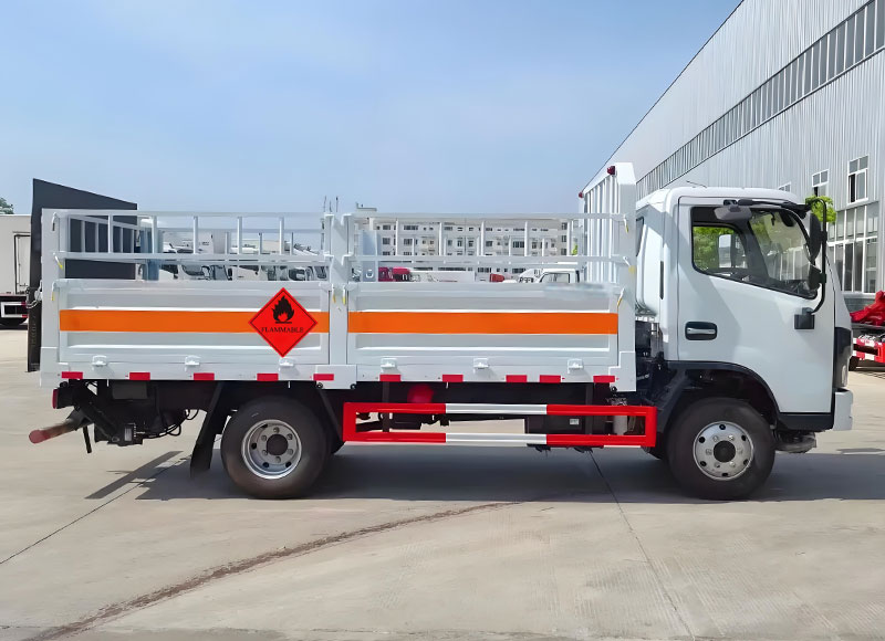 dongfeng-gas-cylinder-transport-truck-2