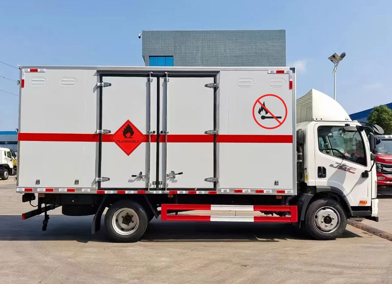 faw-flammable-liquid-van-transport-truck-4