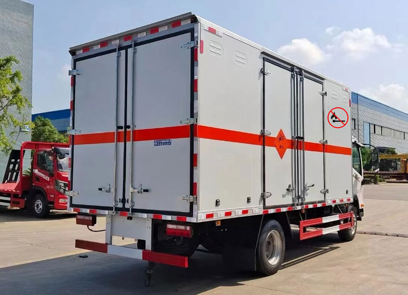 faw-flammable-liquid-van-transport-truck-6