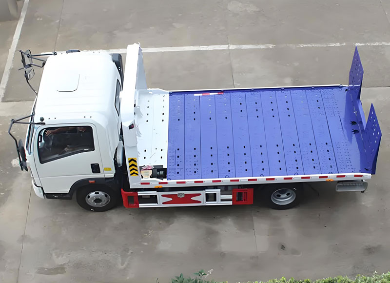 sinotruk-howo-140hp-wrecker-trucks-1