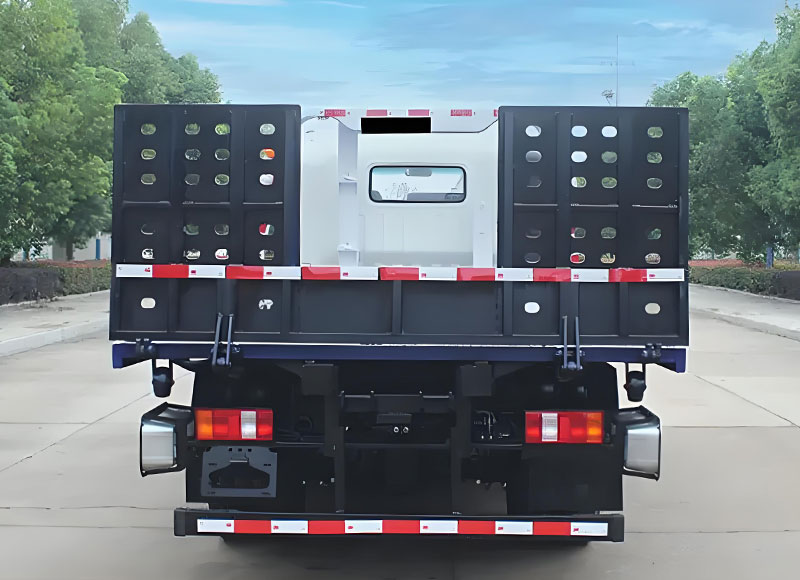 sinotruk-howo-140hp-wrecker-trucks-5