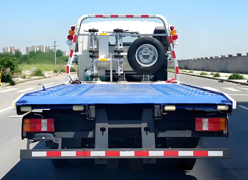 sinotruk-howo-140hp-wrecker-trucks-6