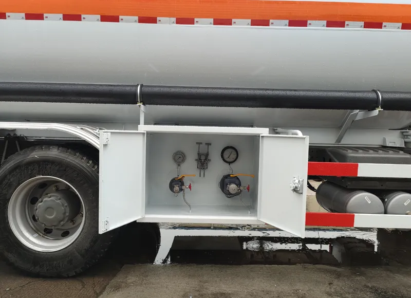 howo 6X4 20m³ anhydrous ammonia tanker truck company