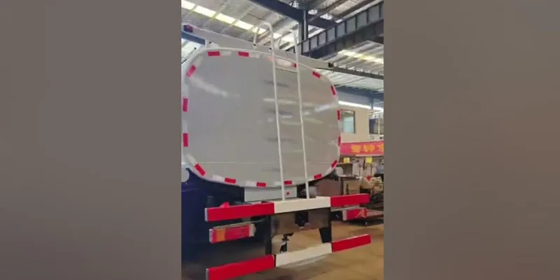 37m³ Sinotruck 8*4 refueling truck