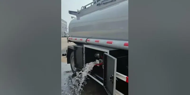 HOWO 5,000 Liters Fuel Tank Truck for Export