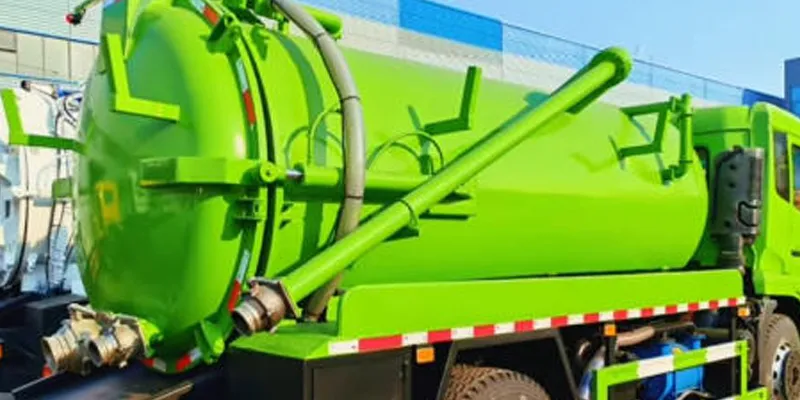 4×2 brilliant green vacuum sewage truck