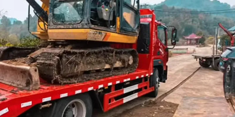 Flatbed truck