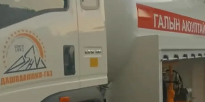 LPG Bobtail truck