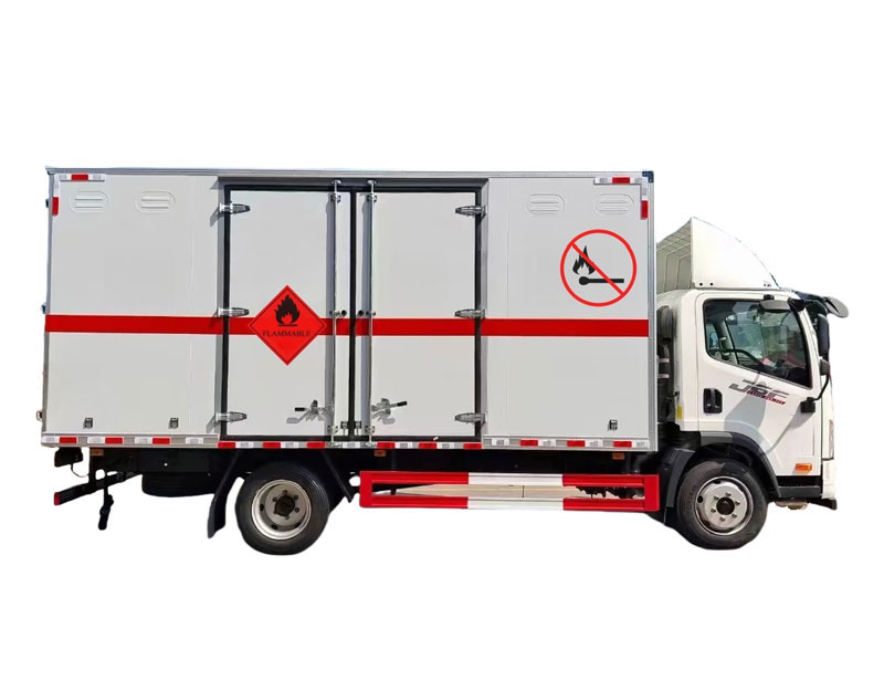 Types of Trucks in Logistics: How to Choose for Different Cargo